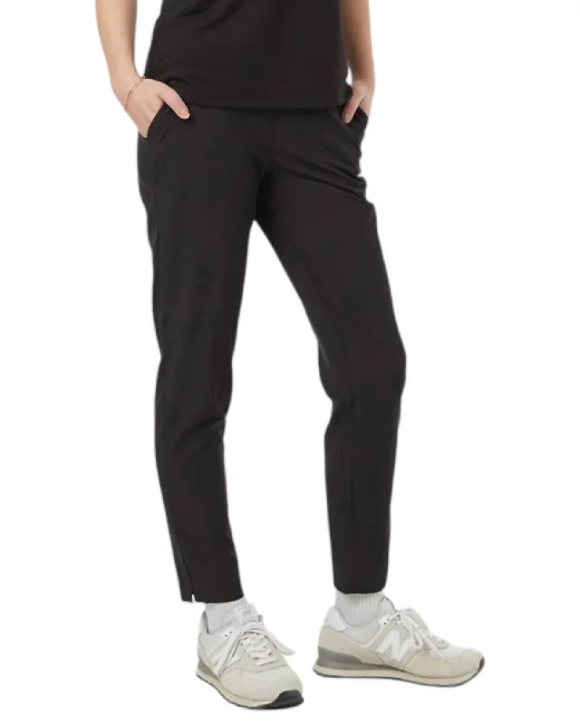 Women's Jodhpurs with U-Shaped NeckMotion Lightweight Pants In Meteorite Black