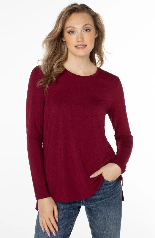 Women's Yoga PantsPETITE LONG SLEEVE SCOOP NECK TEE