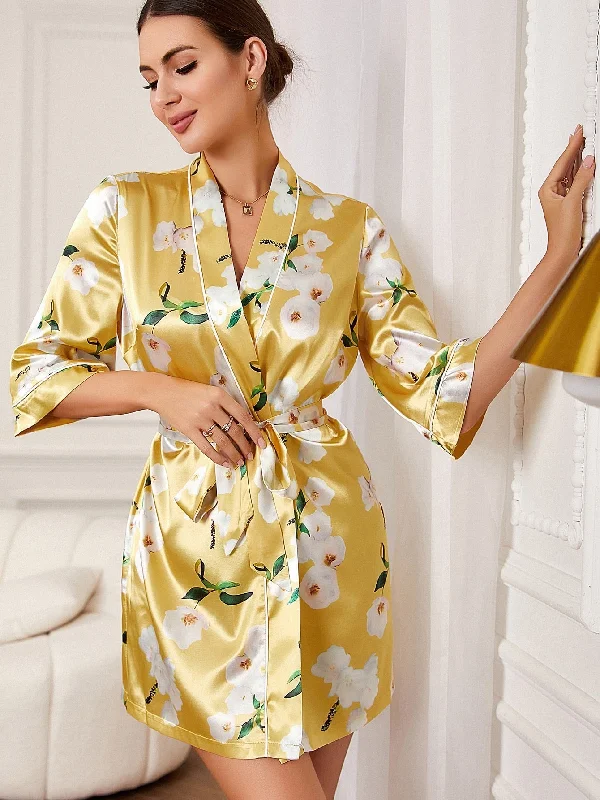 women's pajamas with a classic designGood Mood Robe