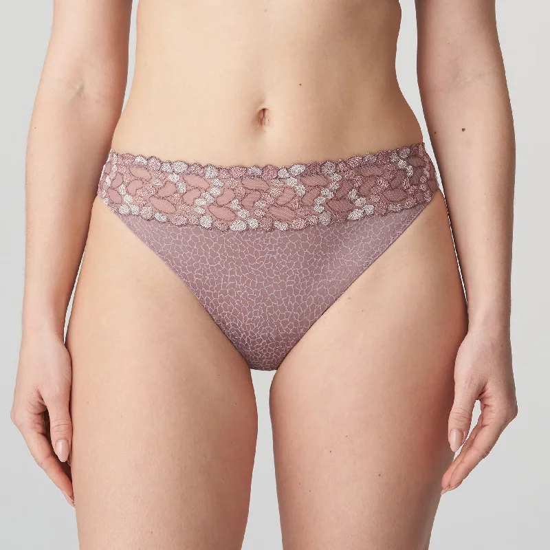 seamless panties with a concealed waistband and moisture-wicking finish for all-day wearPrima Donna Rio Briefs-Hyde Park-Taupe(Sabia)